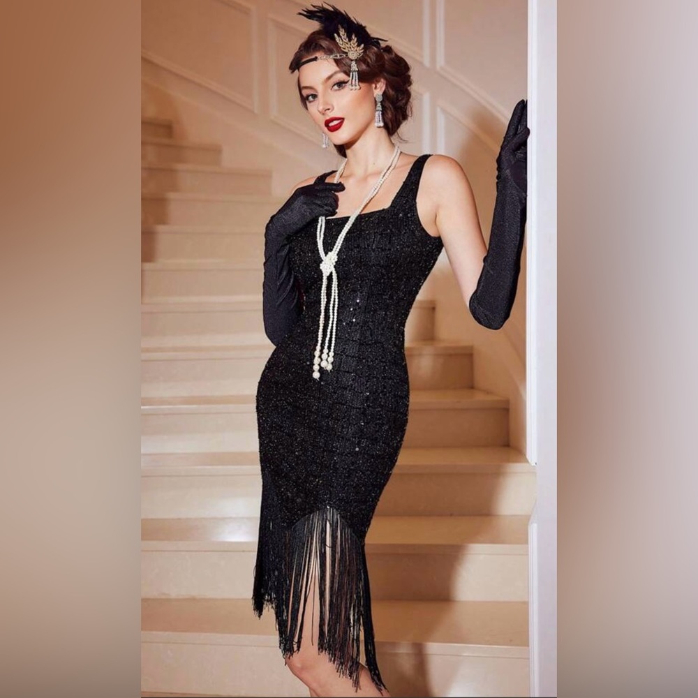 Beautiful beaded black 1920s dress!